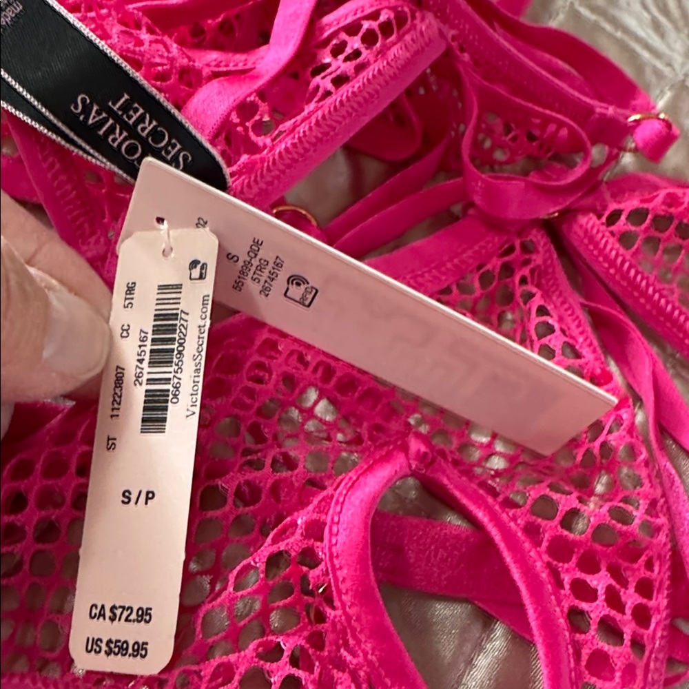 VICTORIA SECRET Very Sexy
Fishnet Mesh Unlined Strappy Teddy - Picture 8 of 9
